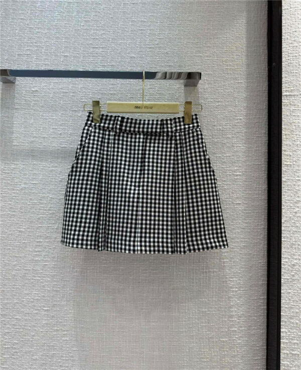 miumiu black and white small grid skirt