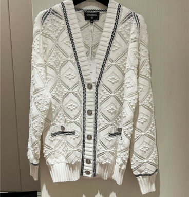 Chanel V-neck loose knitted cardigan