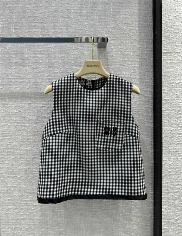 miumiu black and white small grid vest vest
