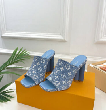 Louis Vuitton lv plum blossoms and slippers