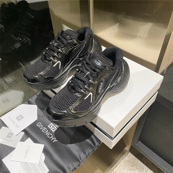 Givenchy spring and summer show new sports shoes