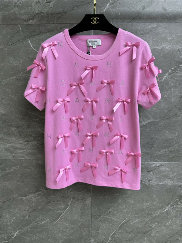 chanel bow tie T-shirt