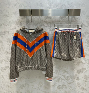 gucci zipper hooded sweater + elastic design shorts