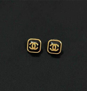 chanel high quality understated elegant earrings