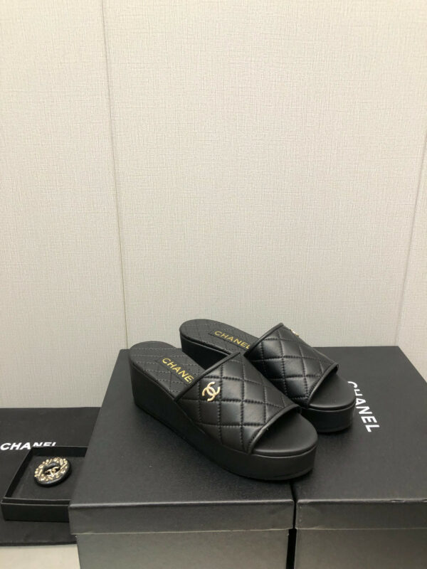 Chanel rubber outsole high imitation water platform slippers