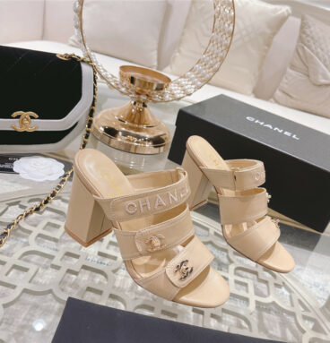 Chanel early spring catwalk new high-heeled sandals