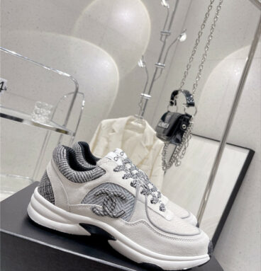 chanel logo casual sneakers womens