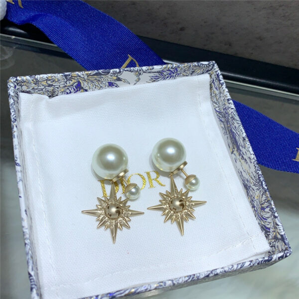 Dior Lucky Star Mang earrings