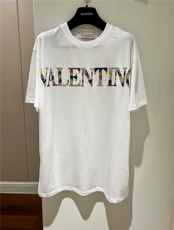 valentino monochrome sequin embroidered letter logo T-shirt