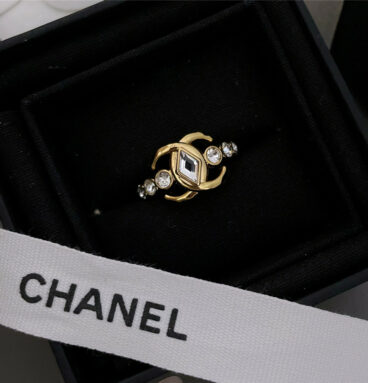 Chanel Xiangling Diamond Gold C Ring