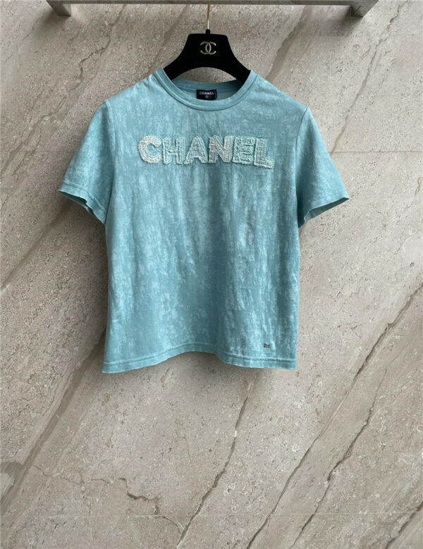 chanel raw edge letter logo T-shirt