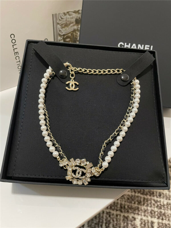 chanel CC necklace