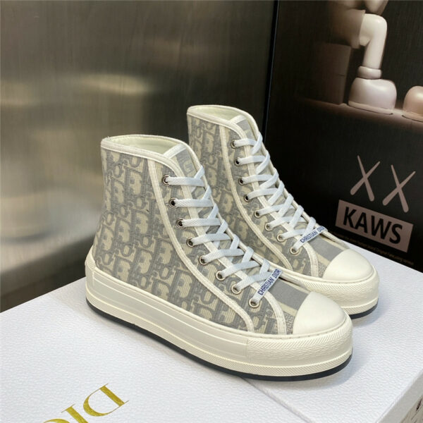 dior couple models thick bottom strap high top casual shoes