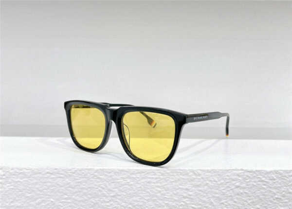 Burberry Versatile Square Sunglasses