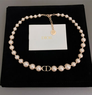 Dior pearl chain