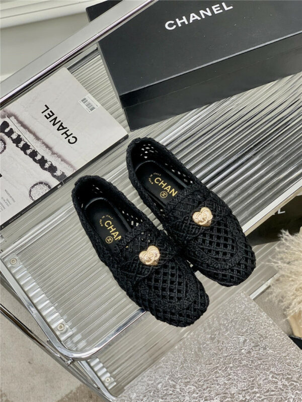chanel hollow Roman slippers