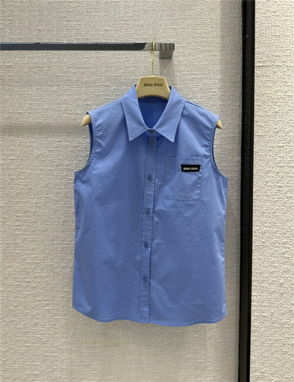 miumiu logo patch sleeveless vest shirt