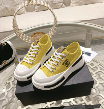 Chanel early spring new canvas shoes