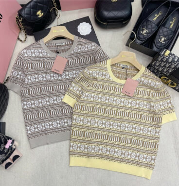 miumiu new letter LOGO stripe contrast color sweater