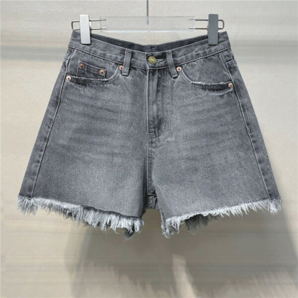 gucci back pocket print 𝐋𝐨𝐠𝐨 denim fringed shorts