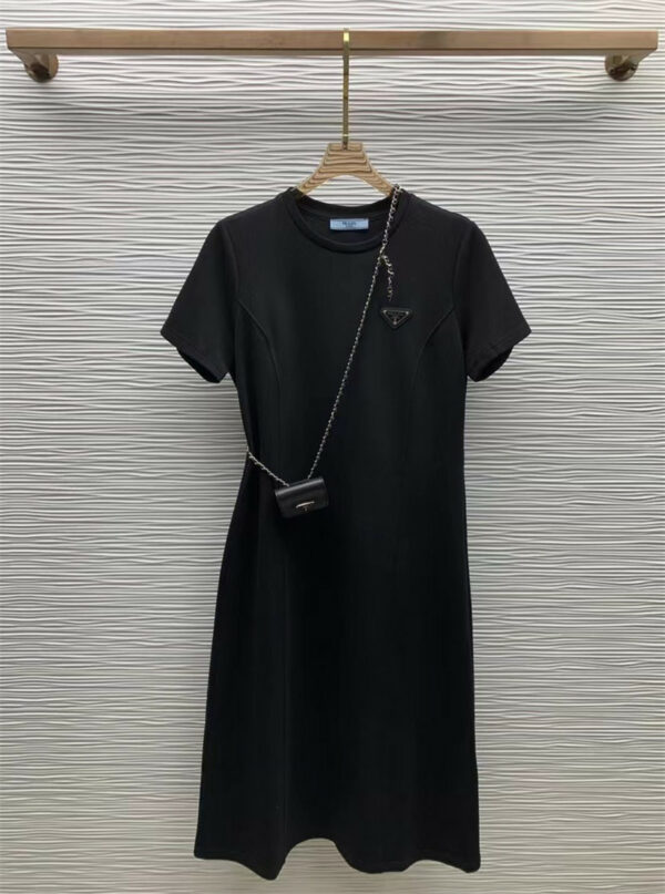 Prada new fashion chest triangle standard length T dress