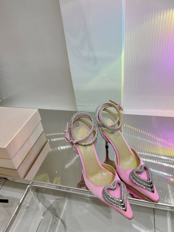 𝙈𝘼𝘾𝙃 & 𝙈𝘼𝘾𝙃 stunning princess shoes