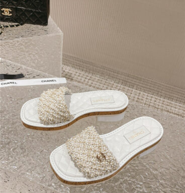 Chanel new hand-stitched bead decoration slippers