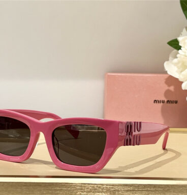 miumiu spring and summer fashion show glasses sunglasses