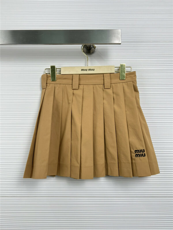 miumiu new pleated skirt