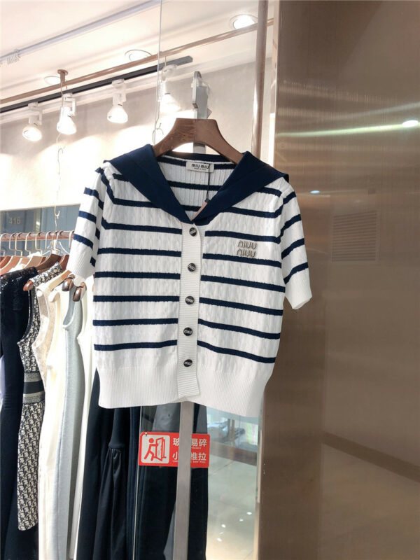 miumiu spring and summer stripe navy V -neck shirt
