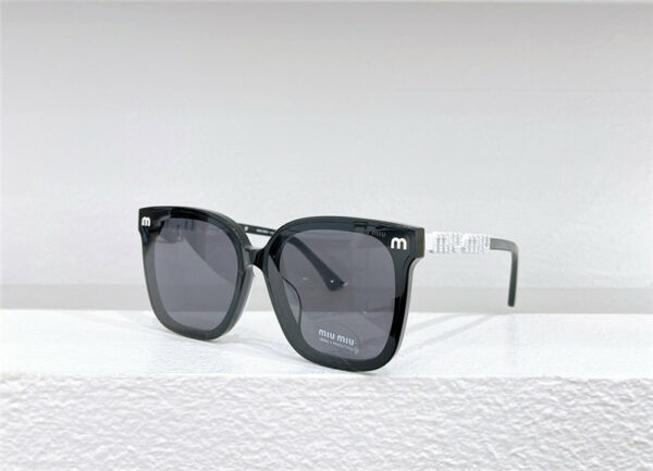 miumiu new hollow logo oversized square frame sunglasses