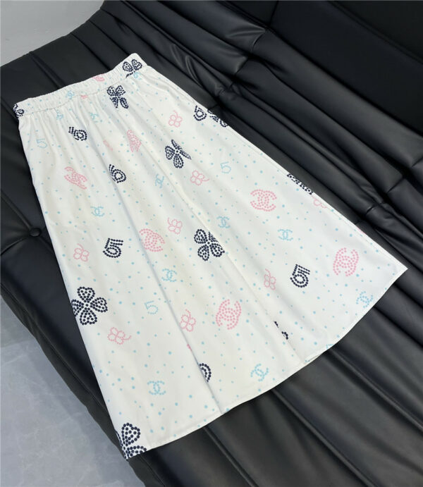 chanel printed straight skirt