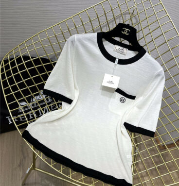 Hermès Contrasting Wool Short Sleeve Knit Top