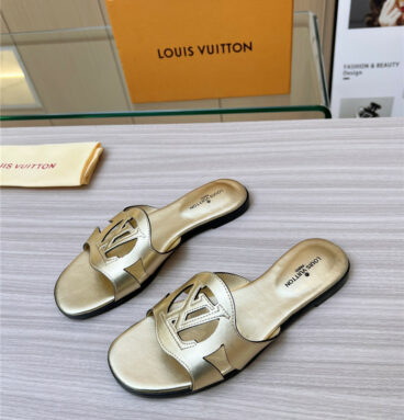 louis vuitton LV Milan fashion week catwalk slippers