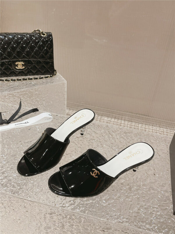 Chanel hot style shoe upper big logo slippers