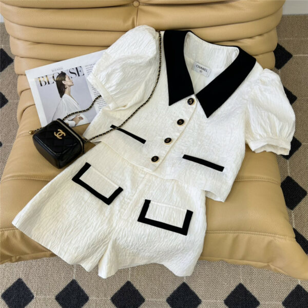 Chanel jacquard suit short top + high waist shorts suit