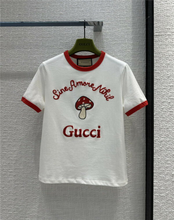 gucci mushroom embroidered cotton T-shirt