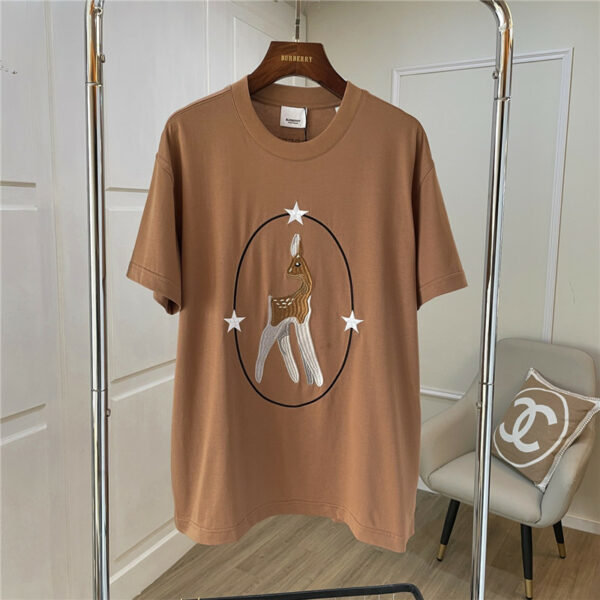Burberry new camel T-shirt