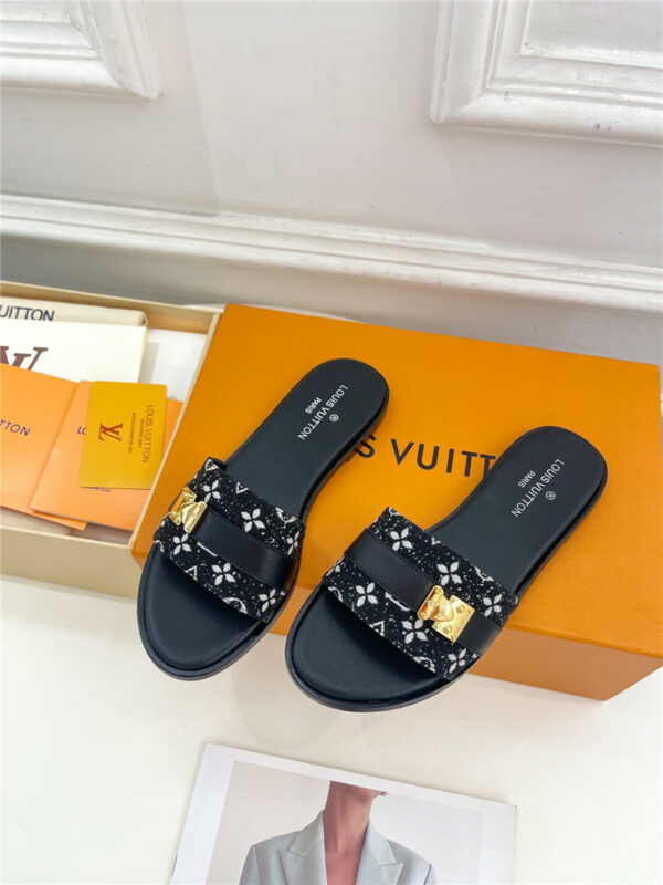 louis vuitton LV spring and summer new metal buckle slippers