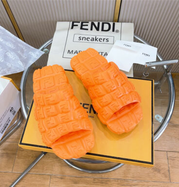 fendi environmentally friendly rubber couple slippers