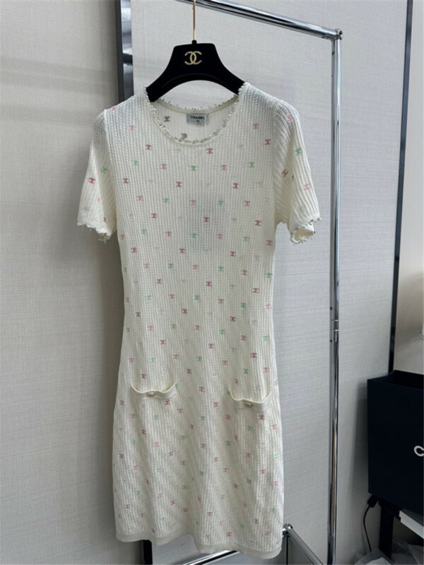 chanel logo pearl round neck knitted dress