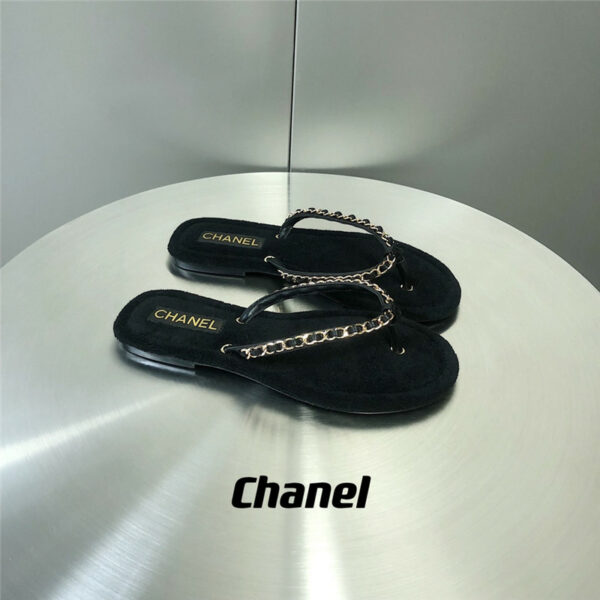 chanel chain flip flops