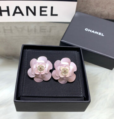 Chanel 23C pink camellia earrings