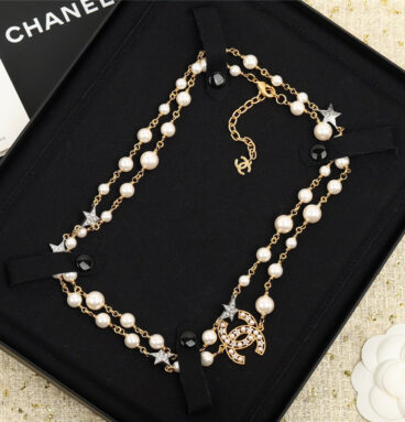 Chanel classic double C pentagram pearl sweater chain