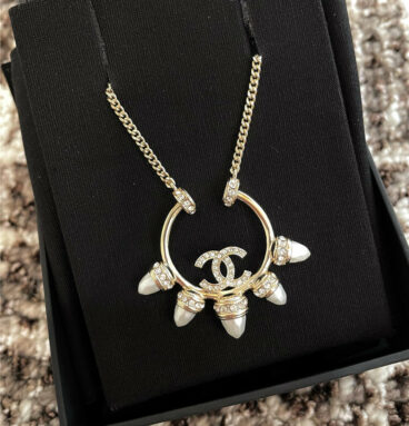 chanel pearl stud necklace