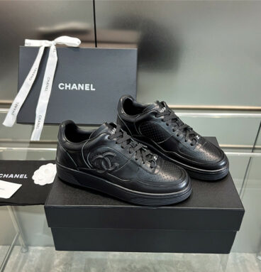 Chanel new full leather panda color casual sneakers