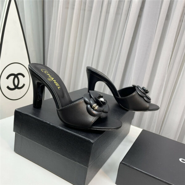 Chanel spring and summer new product camellia slippers