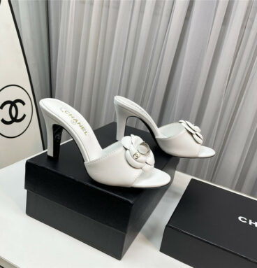 Chanel spring and summer new product camellia slippers