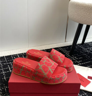 valentino spring and summer new thick-soled sandals