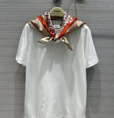 Burberry letter positioning printed silk scarf T-shirt